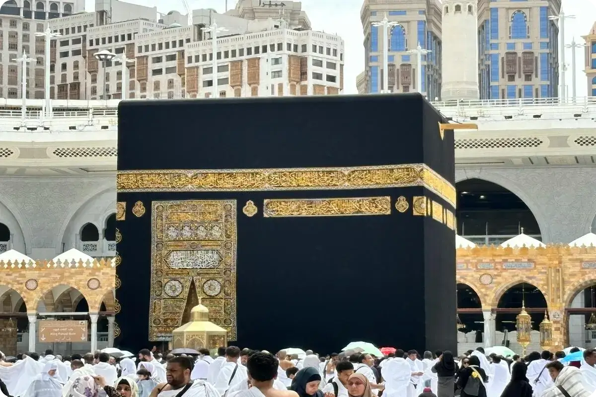 Best Hajj Bags for Men and Women: Essential Guide 2026